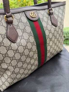Authentic Gucci GG Supreme Canvas Tote with Green and Red Web Stripe EUC bag